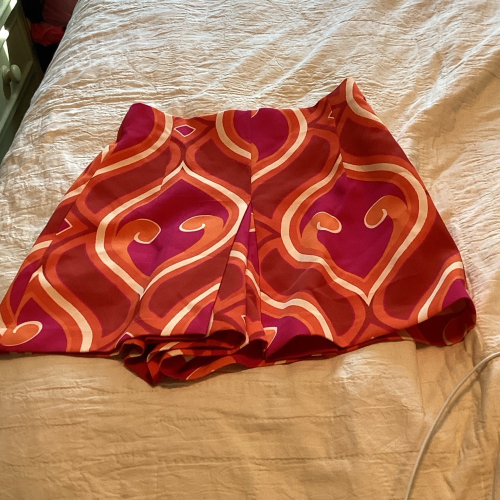 Zara high waisted pleated shorts with geometric print XS NWOT